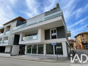 Negozio / locale commerciale in Cantù