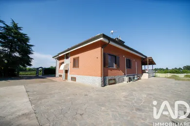 House in Lombardore