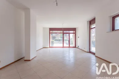 Shop/Premises commercial in Macerata