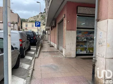 Shop/Premises commercial in Cagliari