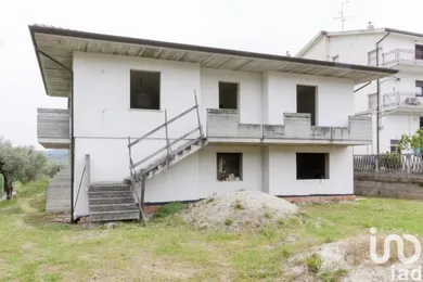 Villetta a schiera in Notaresco