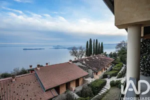 Apartment in Gardone Riviera