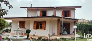 Villetta a schiera in Collecorvino