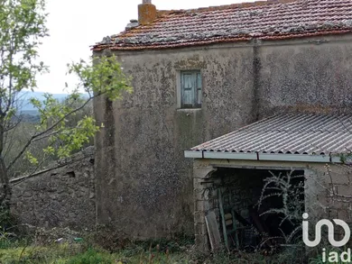 Edificio in Telti