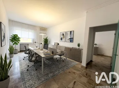 Shop/Premises commercial in Arezzo