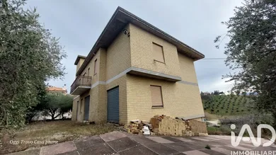 Casa/Villa in Castignano