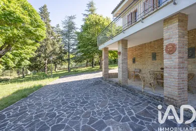 Villetta a schiera in Fiastra