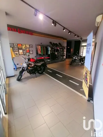 Shop/Premises commercial in Arezzo