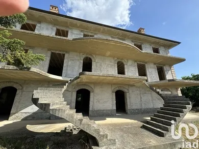 Edificio in Roseto degli Abruzzi