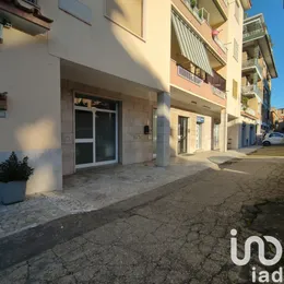 Negozio / locale commerciale in Roma