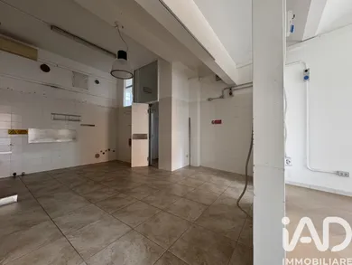 Shop/Premises commercial in Pesaro