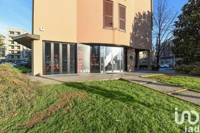 Business premises in Vedano al Lambro