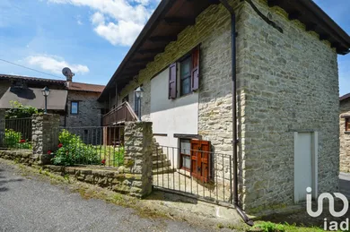 Village house in Prunetto