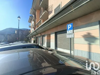 Shop/Premises commercial in Lanzo Torinese