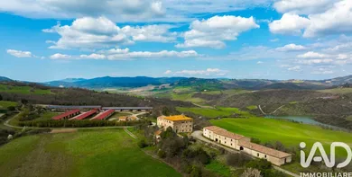 Tenuta storica in Radicondoli