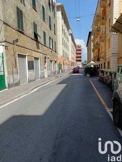 Business premises in Genova