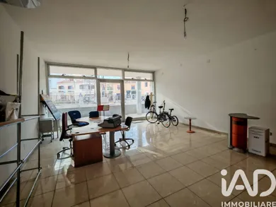Shop/Premises commercial in Olbia