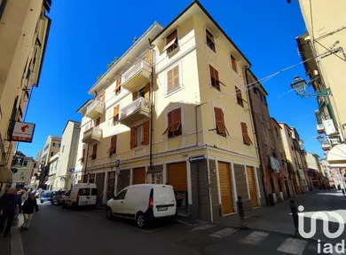 Shop/Premises commercial in Genova