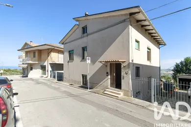 Edificio in Sant'Elpidio a Mare
