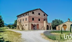 Business premises in Treia