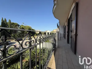 Appartamento 6 locali e più in Floridia
