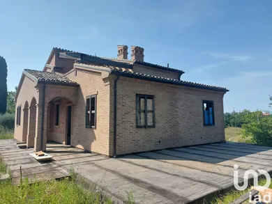 Casa/Villa in Treia