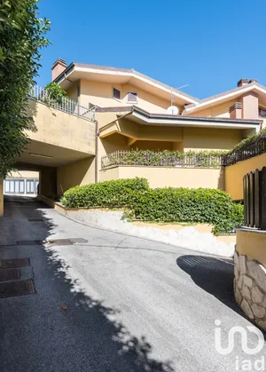 Casa / Villa indipendente in Roma