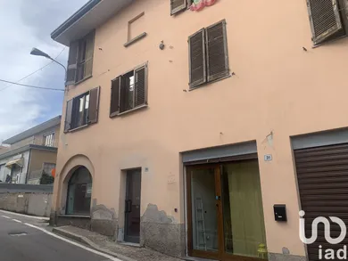 Negozio / locale commerciale in Bregnano