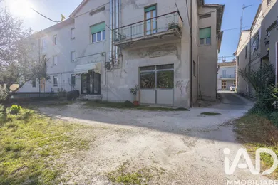 Shop/Premises commercial in Castelplanio