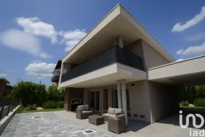 Cascina / Fattoria in Pescantina