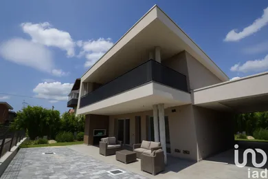 Cascina / Fattoria in Pescantina