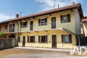 Villetta a schiera in Angera