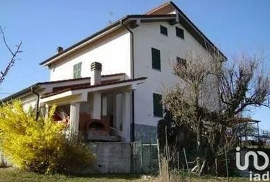 Townhouse in Merana
