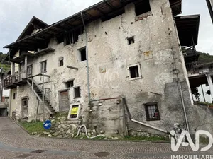 Edificio in Besenello