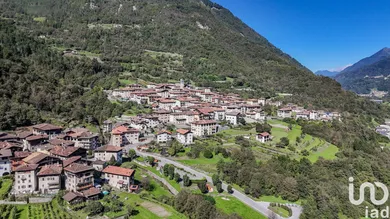 Edificio in Cimego