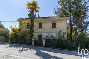 Chiatta / Casa galleggiante in Osimo