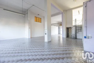 Shop/Premises commercial in Osimo