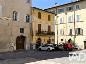 Shop/Premises commercial in Foligno