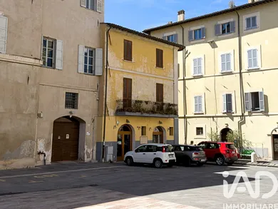 Shop/Premises commercial in Foligno