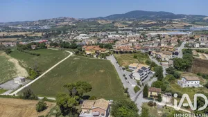 Land in Osimo