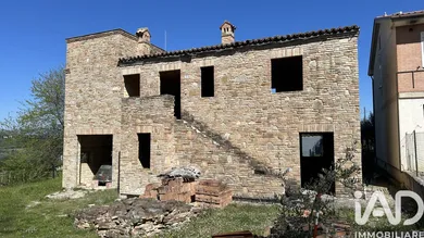 Townhouse in Loro Piceno