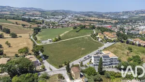 Land in Osimo