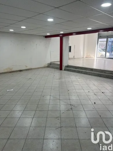 Shop/Premises commercial in Napoli