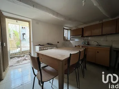 Village house in Longobardi