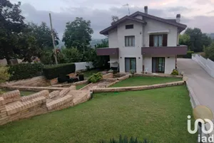 Chiatta / Casa galleggiante in Elice