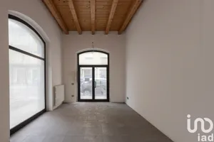Shop/Premises commercial in Ancona