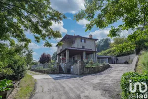 Townhouse in Tizzano Val Parma