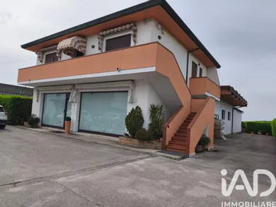 Edificio in Ceregnano