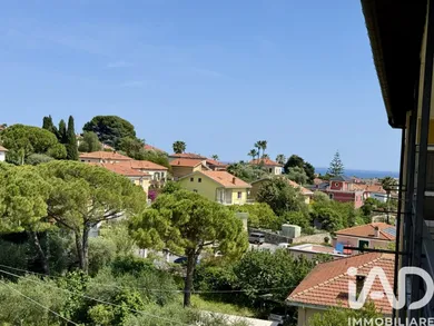 Apartment in Diano Castello