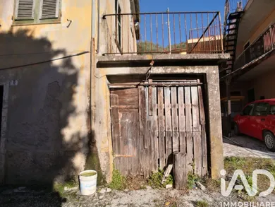 House in San Colombano Certenoli